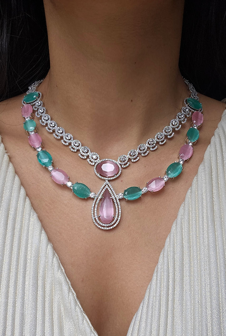 NEEVE Necklace Set
