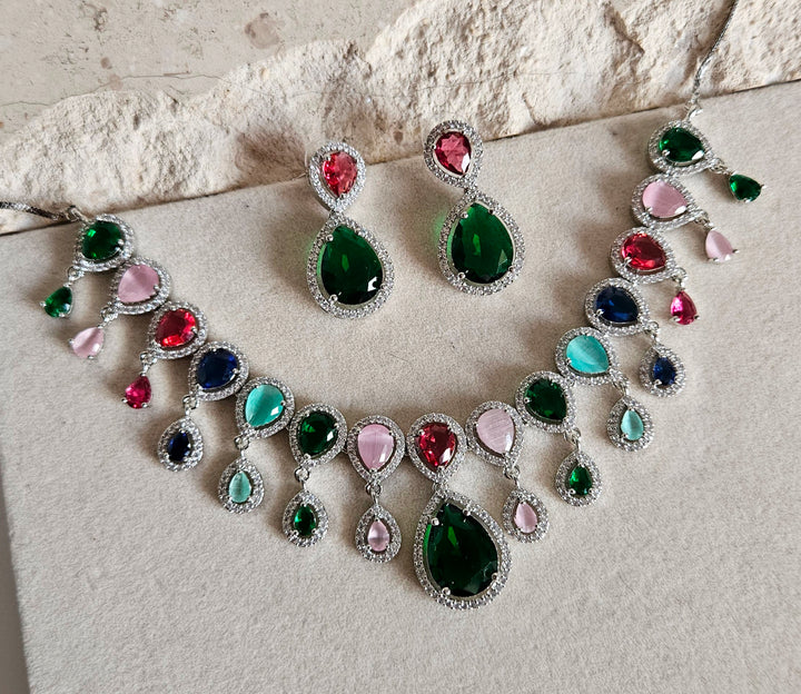Dally Necklace Set