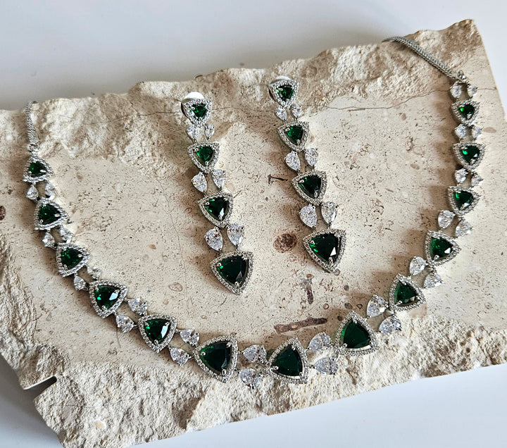 Tavleen Necklace Set