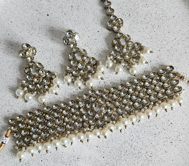 Iram D2 Choker Set