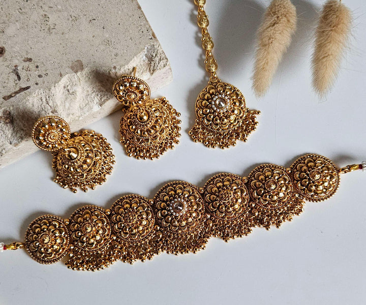 Radhika Choker Set