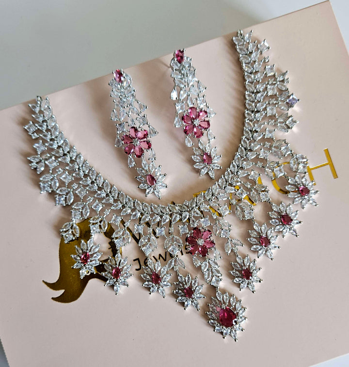 Baila Necklace Set