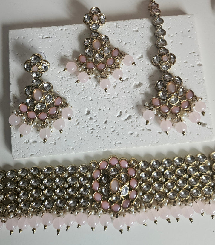 Iram D113 Choker Set