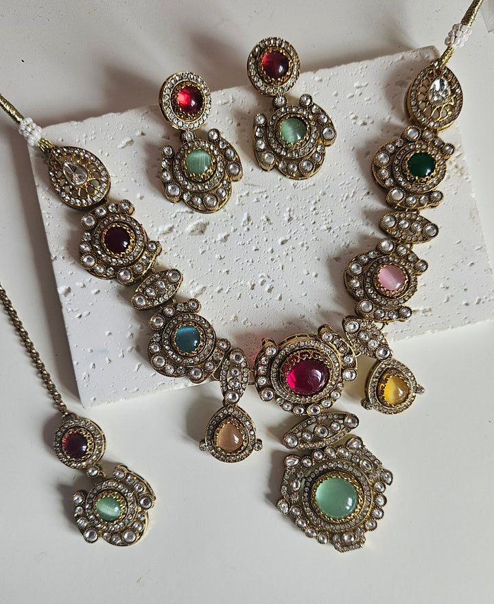 SURI Necklace Set