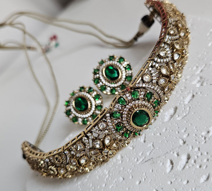 GAVY Choker Set
