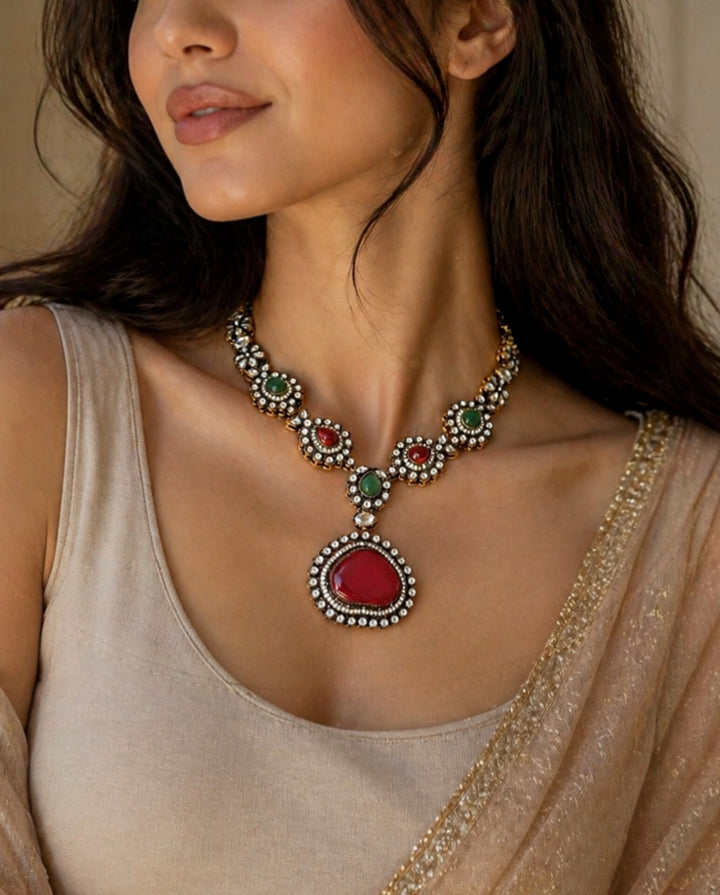 VENZULA Necklace Set