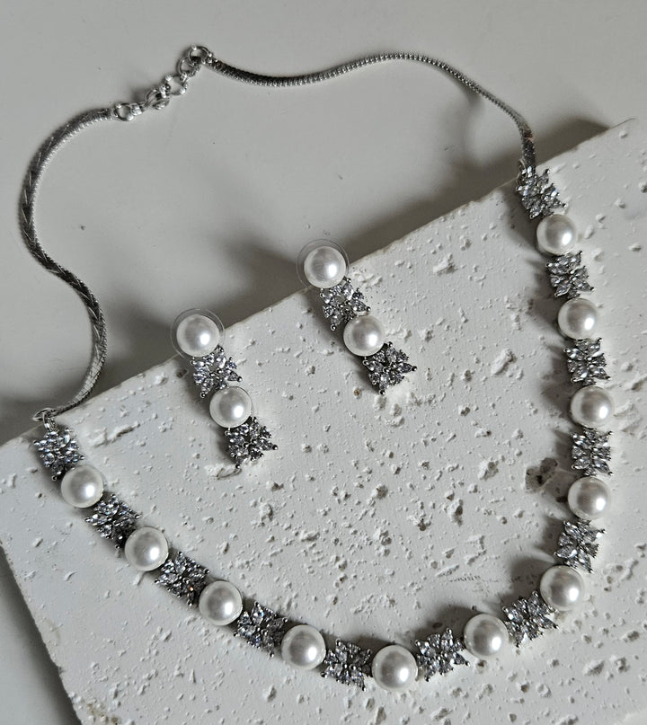 NEAL Necklace Set