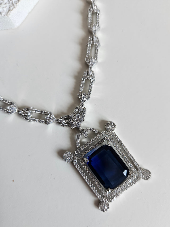 TIFFNIE Necklace Set