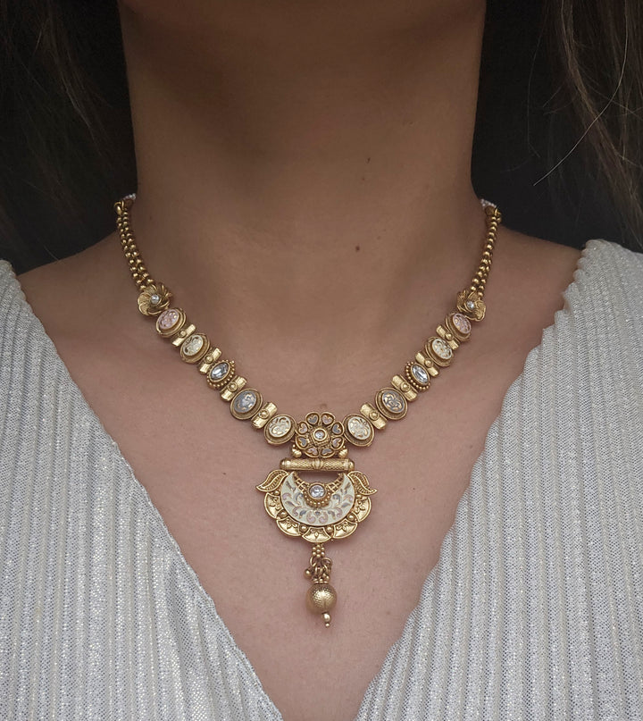 AROOB Necklace Set
