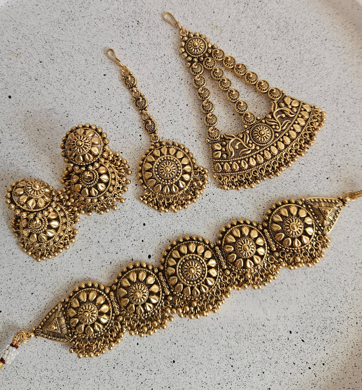 Radhika Choker Set