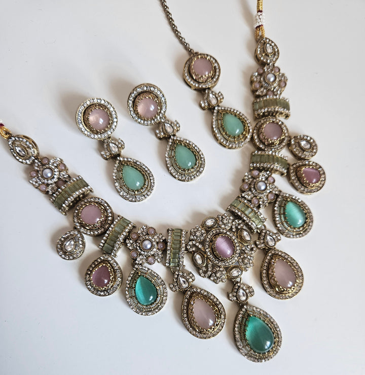 PAWAN Choker Set
