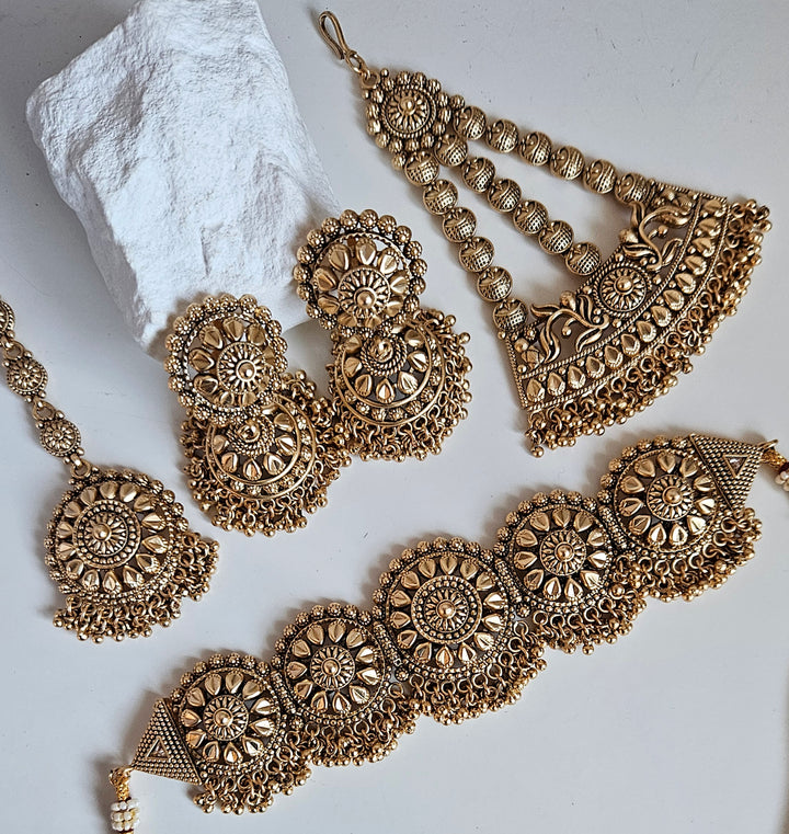 RAKSI Choker Set