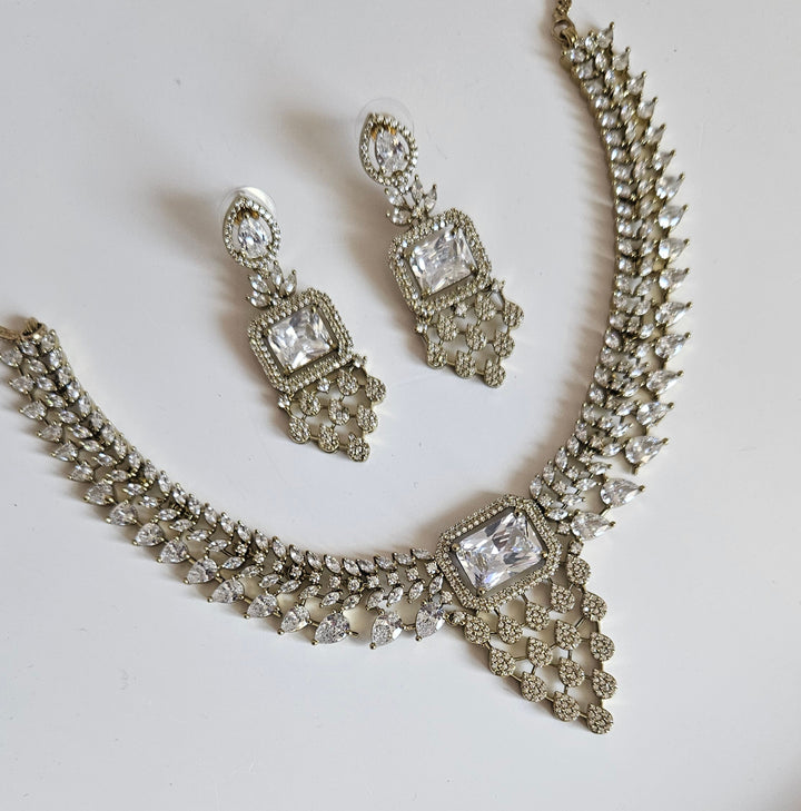 SARTAJ Necklace Set