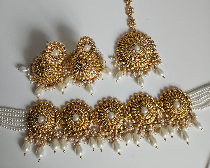 REENA Choker Set