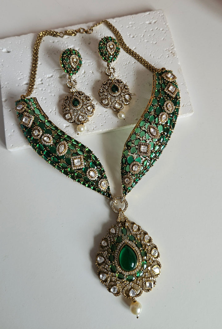 URMILA Necklace Set