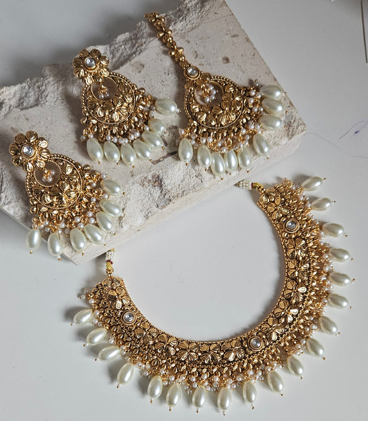 NAVTEJ Necklace Set