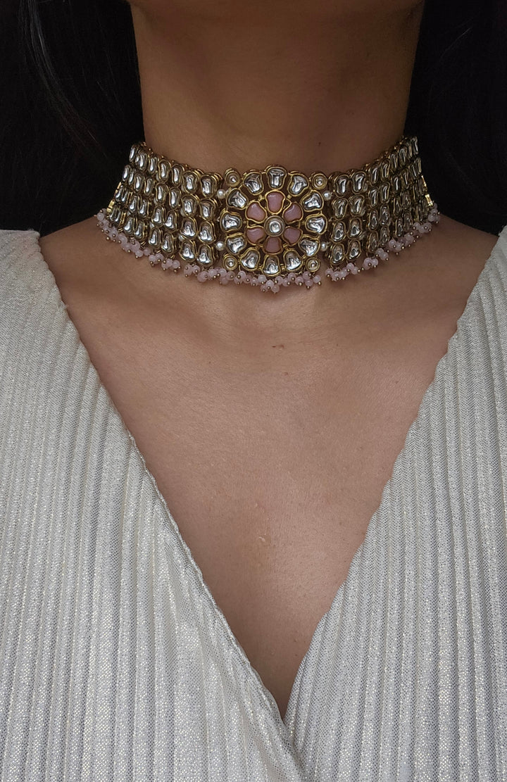 Iram D242 Choker Set