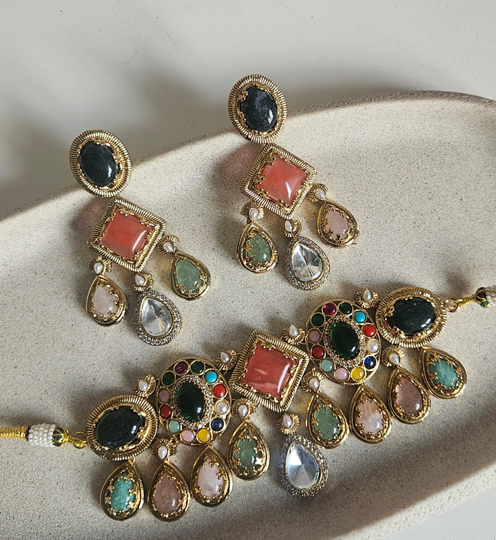 MANROOP A30 Choker Set