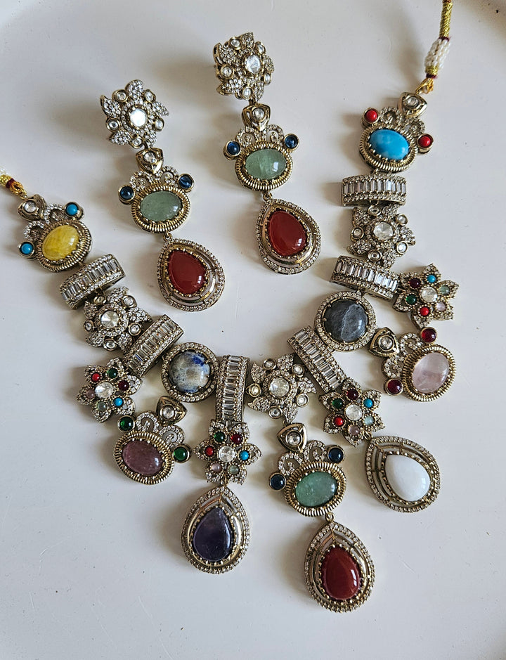 PAWAN Necklace/Choker Set