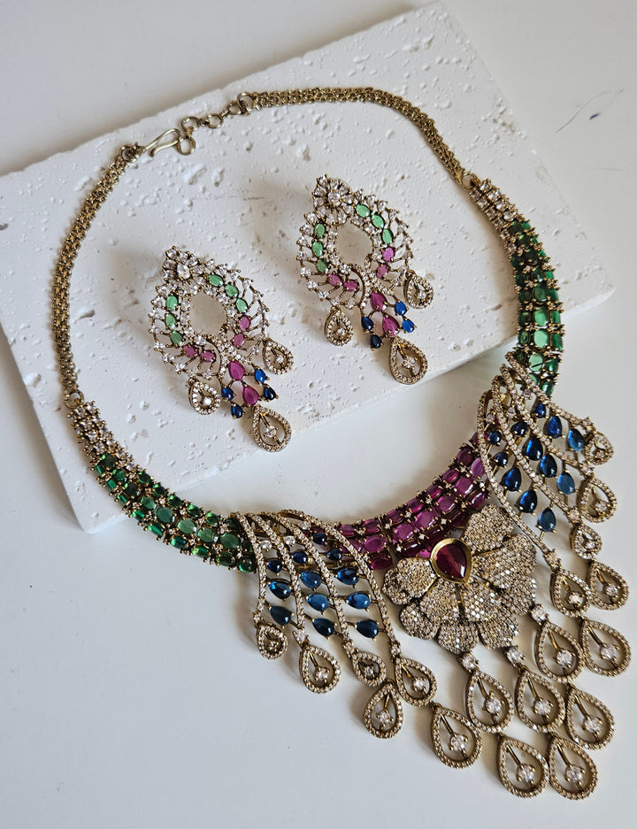 EMAAN Necklace Set