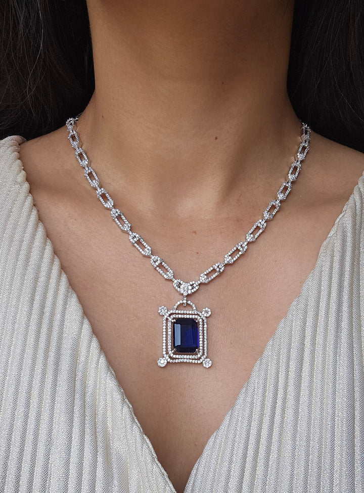 TIFFNIE Necklace Set