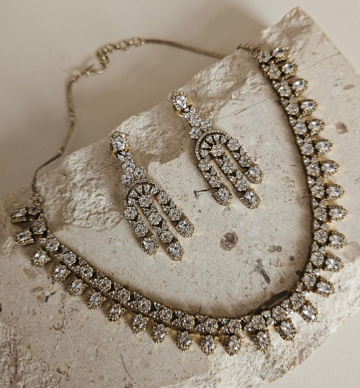 PRAVIN Necklace Set