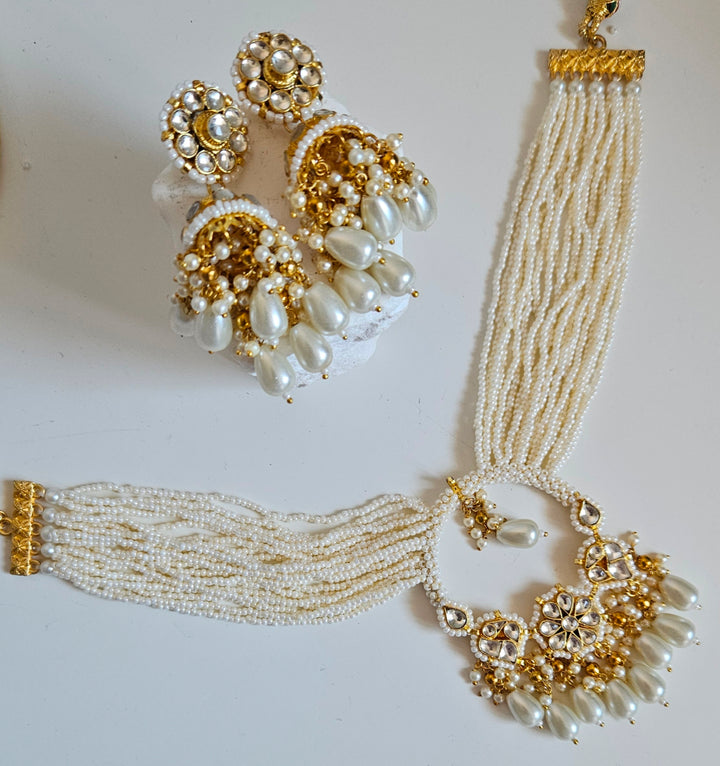 KAVITA Pachi Kundan Choker/Necklace set