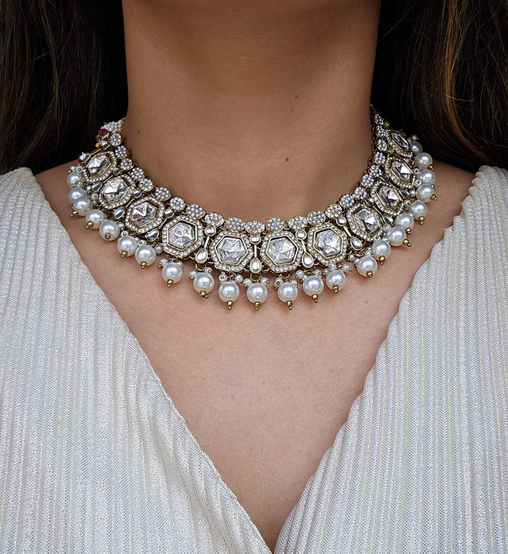 VRITIKA Necklace Set