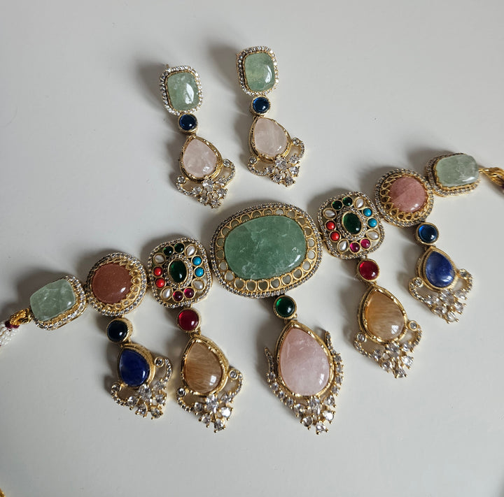 LIBA Necklace/Choker Set