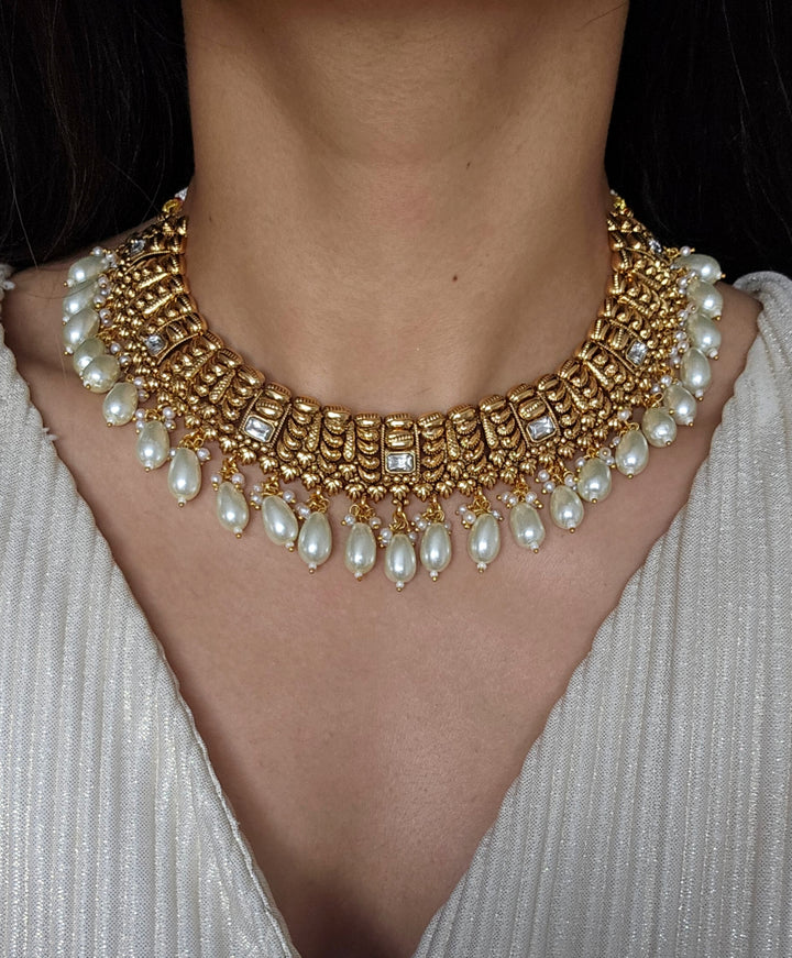 NAVTEJ Necklace Set