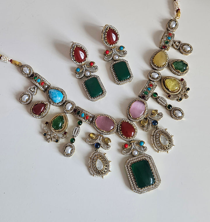 RAINA Necklace/Choker Set