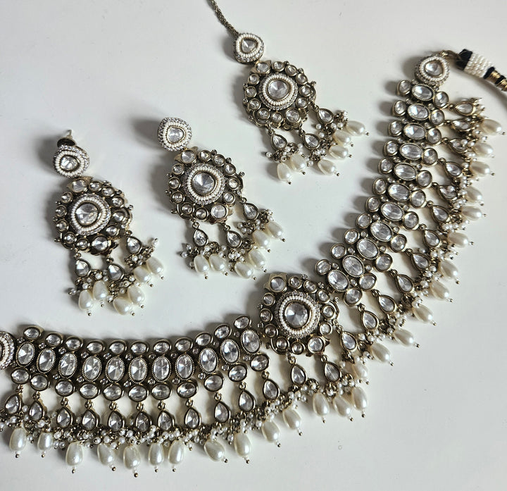 TRUPTI Choker/Necklace Set