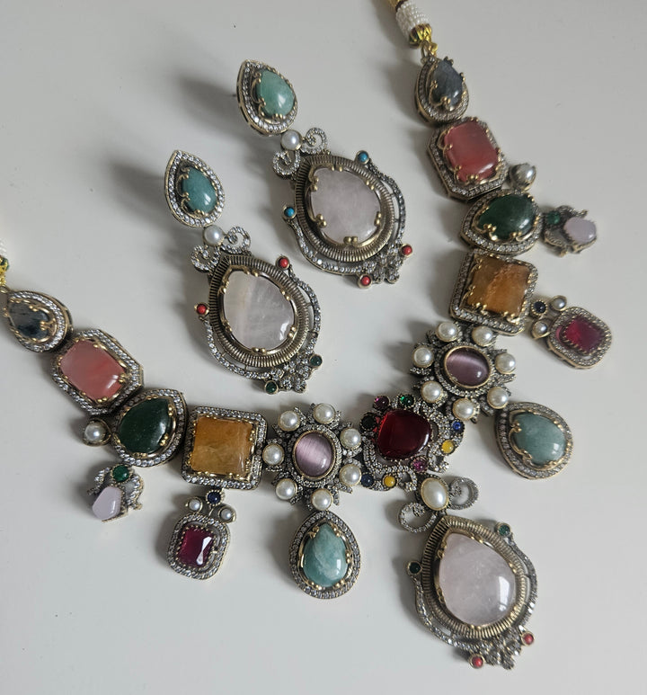AVNEET Necklace Set- Sabyasachi Inspired Set