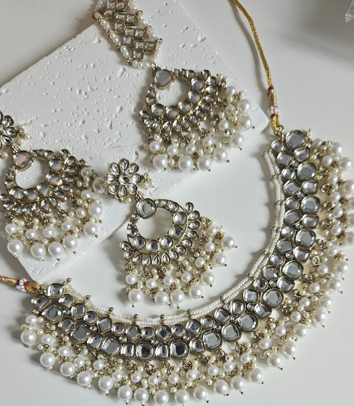 CHARVI Necklace Set