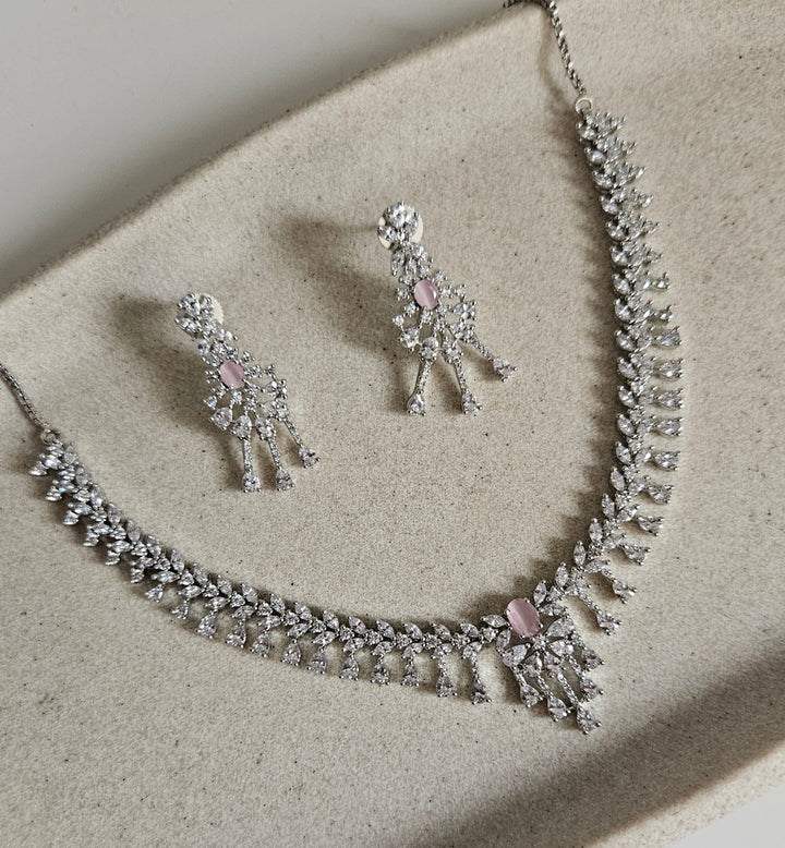 JAWANDA Necklace Set