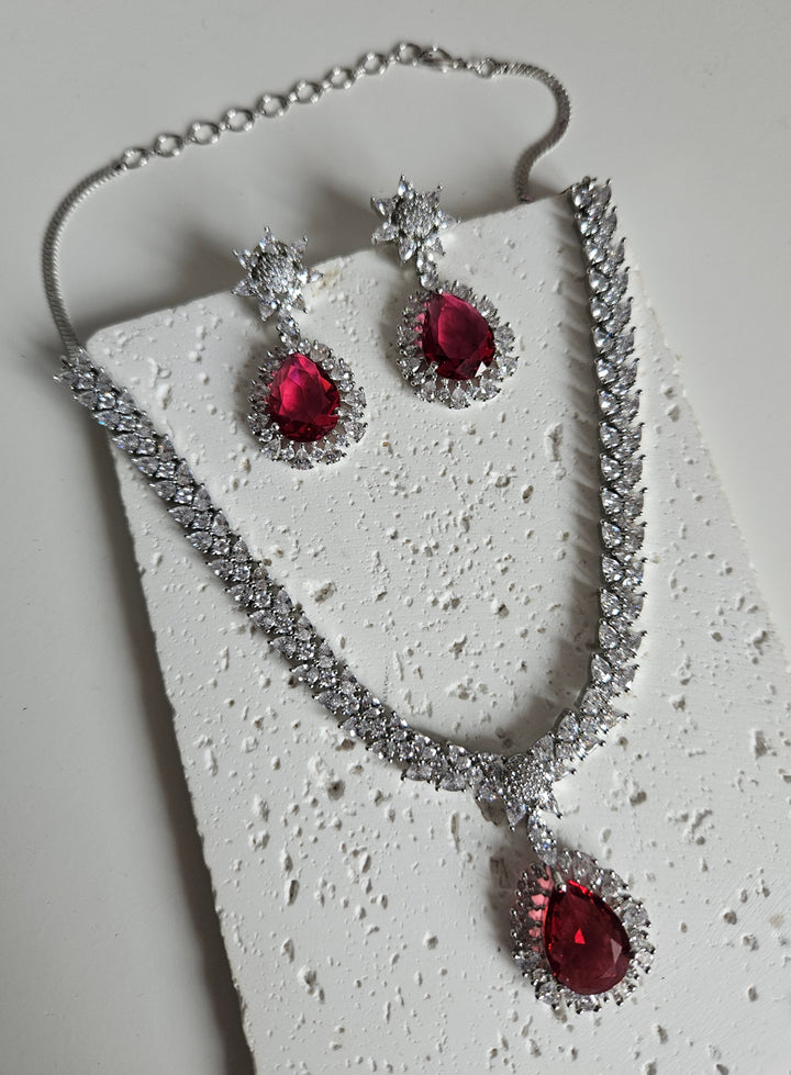 HEENA Necklace Set