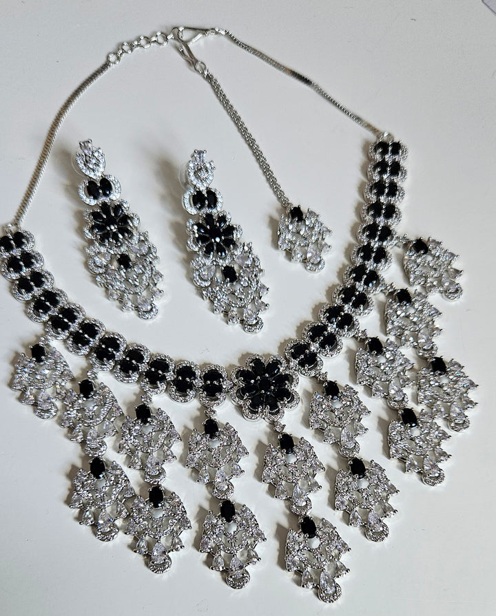 KAVITA Necklace Set