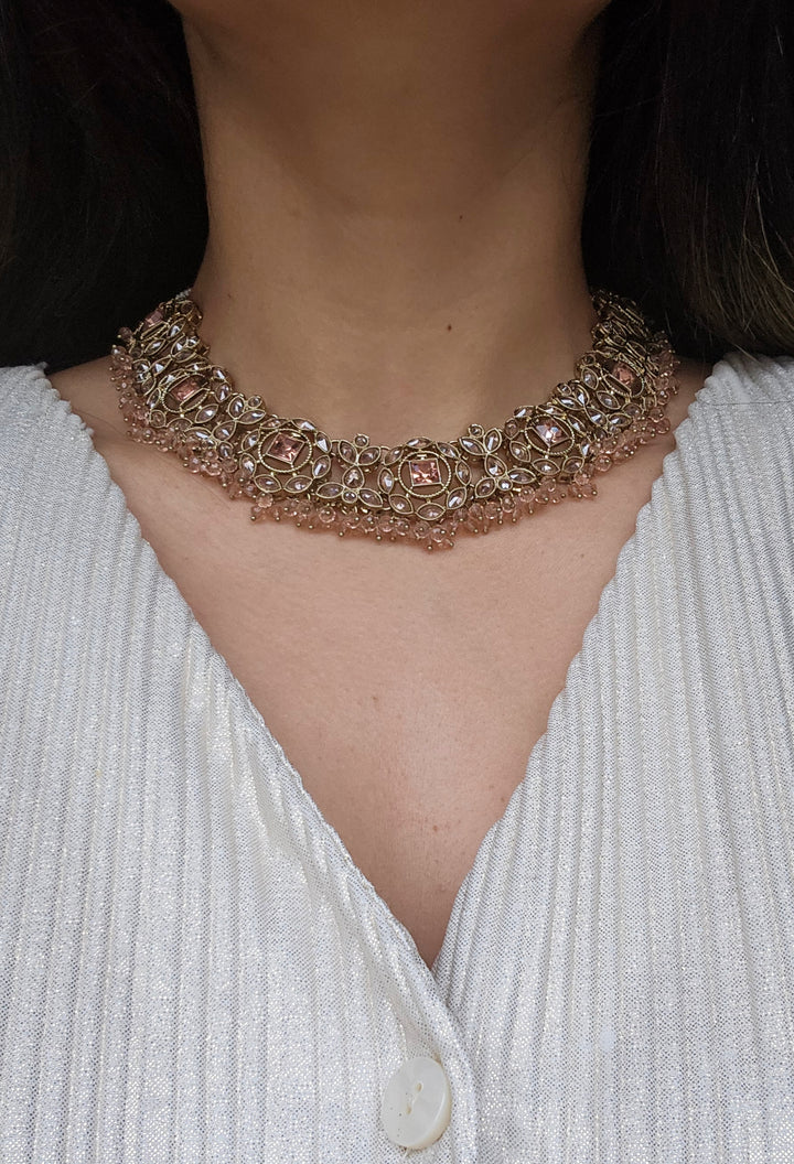 ABHINOOR Necklace Set