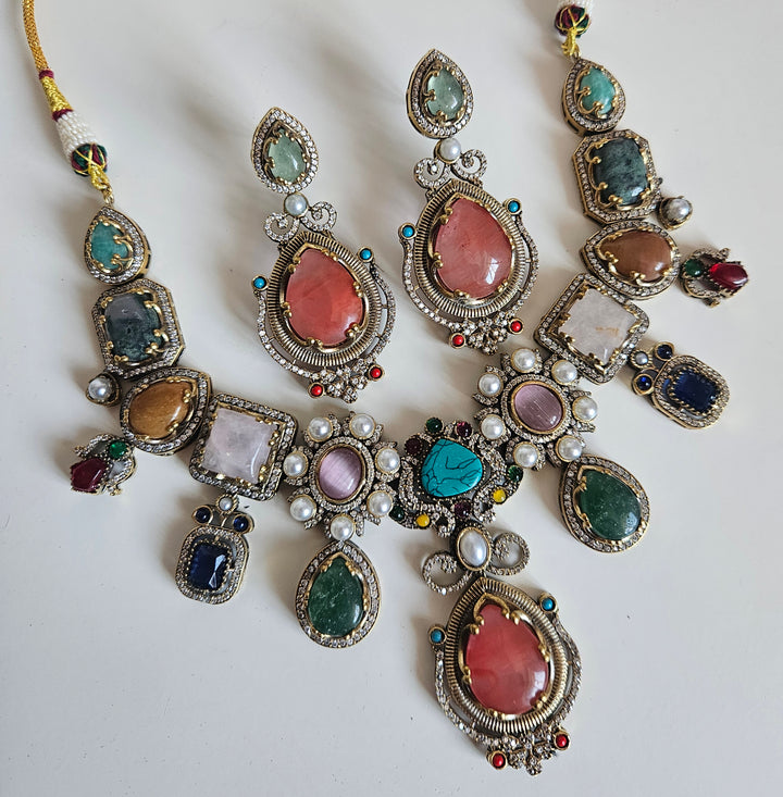AVNEET Necklace Set- Sabyasachi Inspired Set