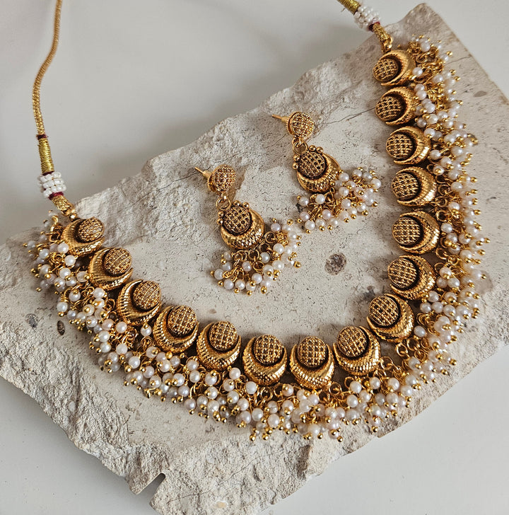 AKAALPREET Necklace Set