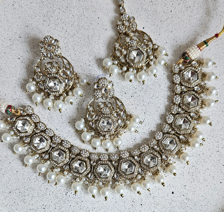 VRITIKA Necklace Set