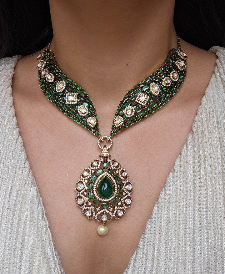 URMILA Necklace Set