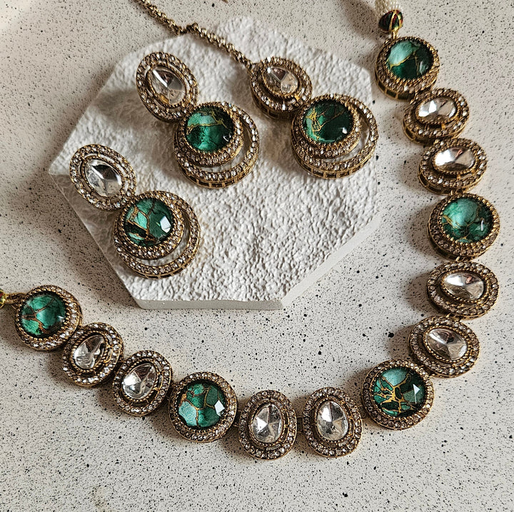 LOIS Necklace Set